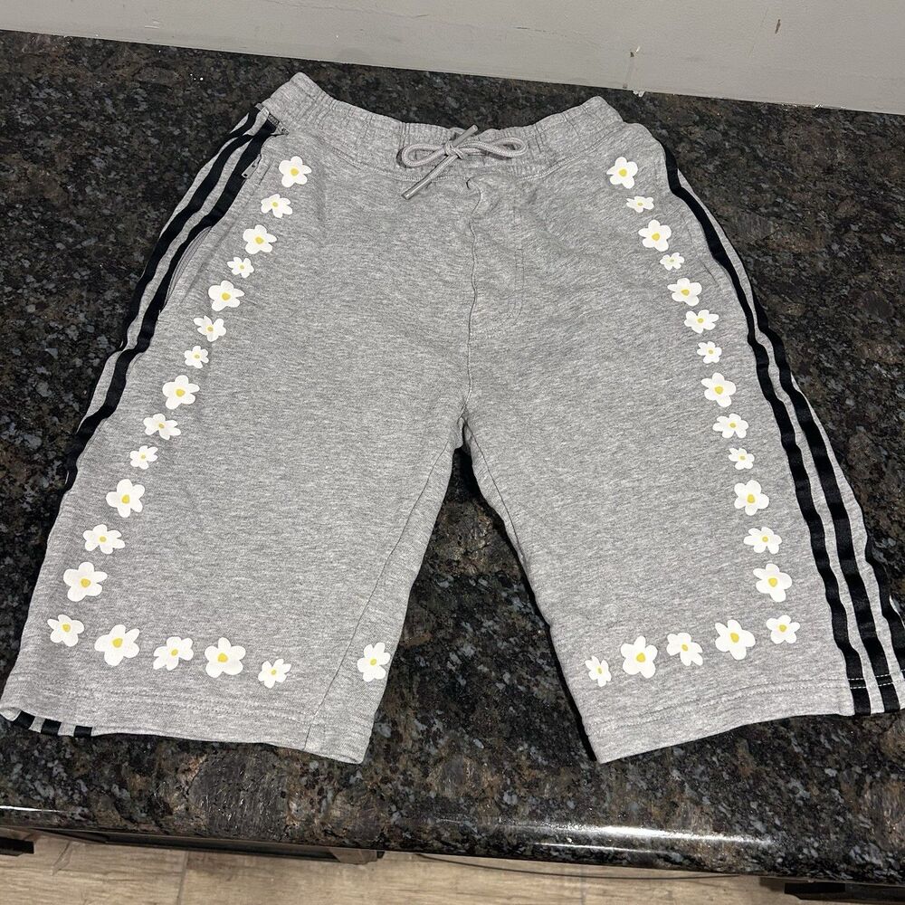 Adidas Pharrell Williams Daisy Floral Gray Shorts XS Mens